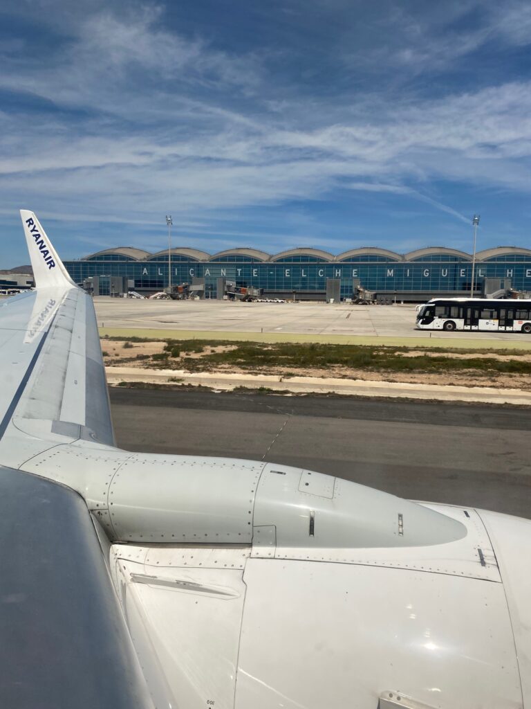 Airport Flughafen Alicante in Spanien