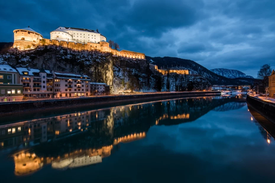Kufstein am Inn bei Nacht