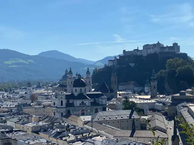 Salzburg mit Blick auf Festung und Mönchsberg